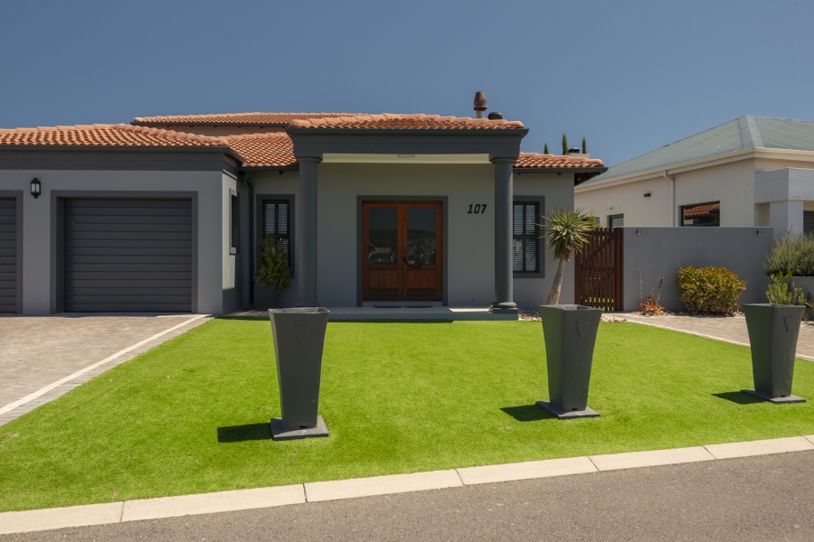4 Bedroom Property for Sale in Calypso Beach Western Cape